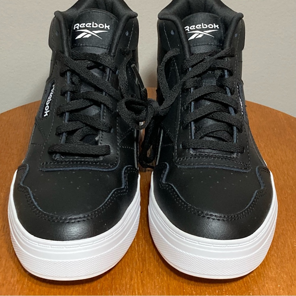Reebok Black Leather Sneakers with White Soles - Picture 4 of 7